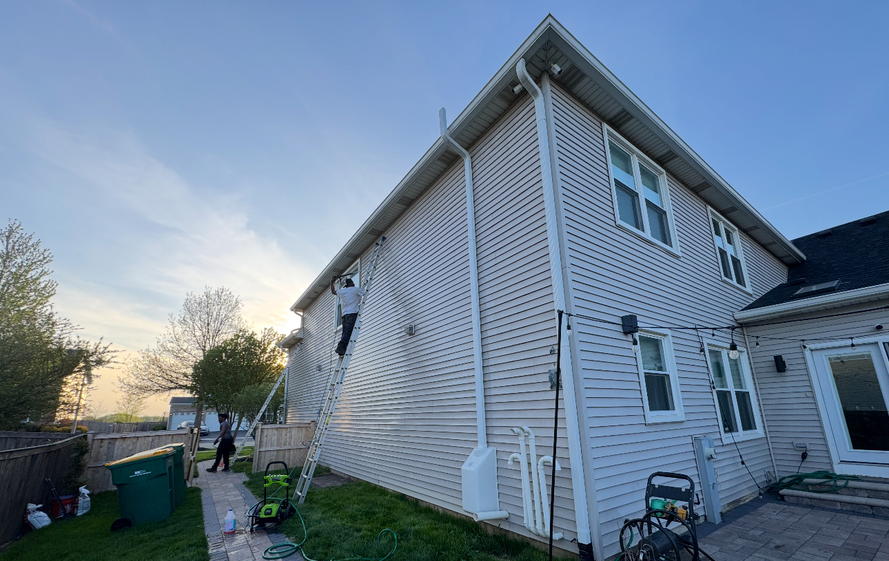 Exterior-Siding-Washing_Naperville-IL_HeritageRescueRepair.jpg.